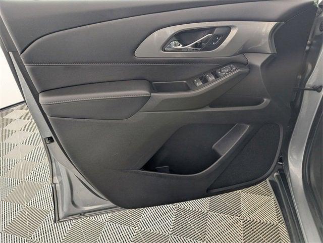 used 2023 Chevrolet Traverse car, priced at $28,848