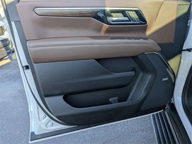 new 2025 Chevrolet Suburban car, priced at $88,125