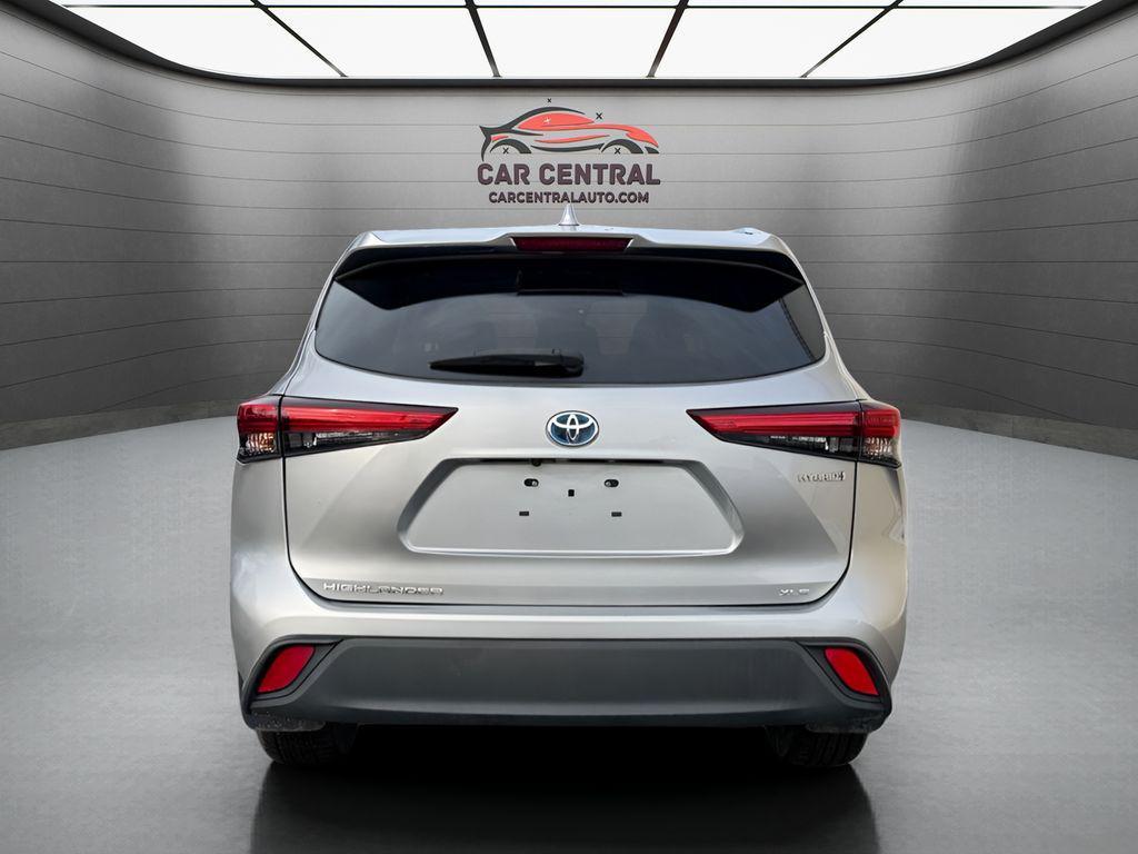 used 2021 Toyota Highlander Hybrid car, priced at $28,994