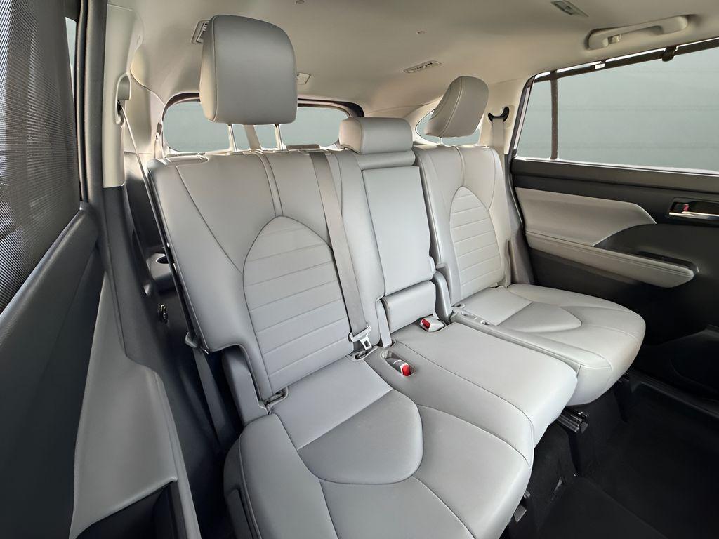 used 2021 Toyota Highlander Hybrid car, priced at $28,994