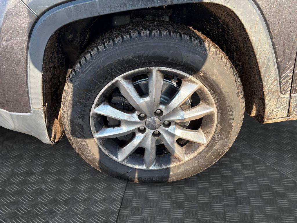 used 2016 Jeep Cherokee car, priced at $9,994