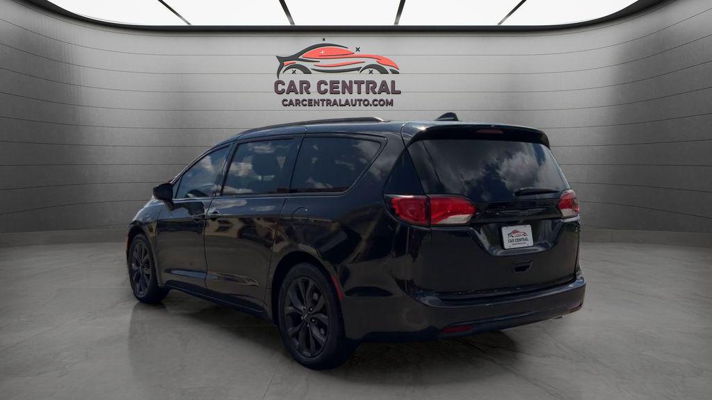 used 2018 Chrysler Pacifica car, priced at $15,199