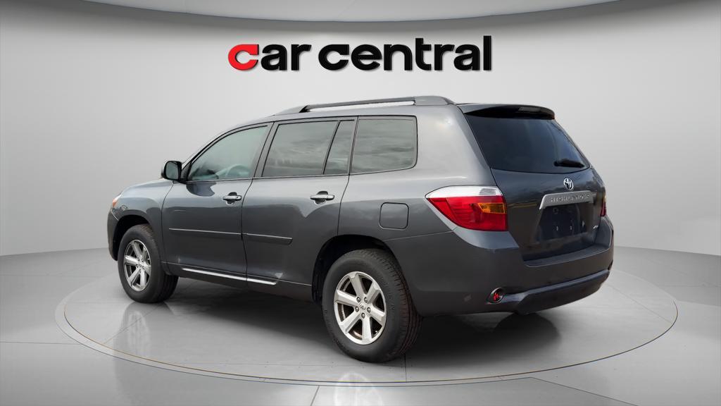 used 2010 Toyota Highlander car, priced at $7,594