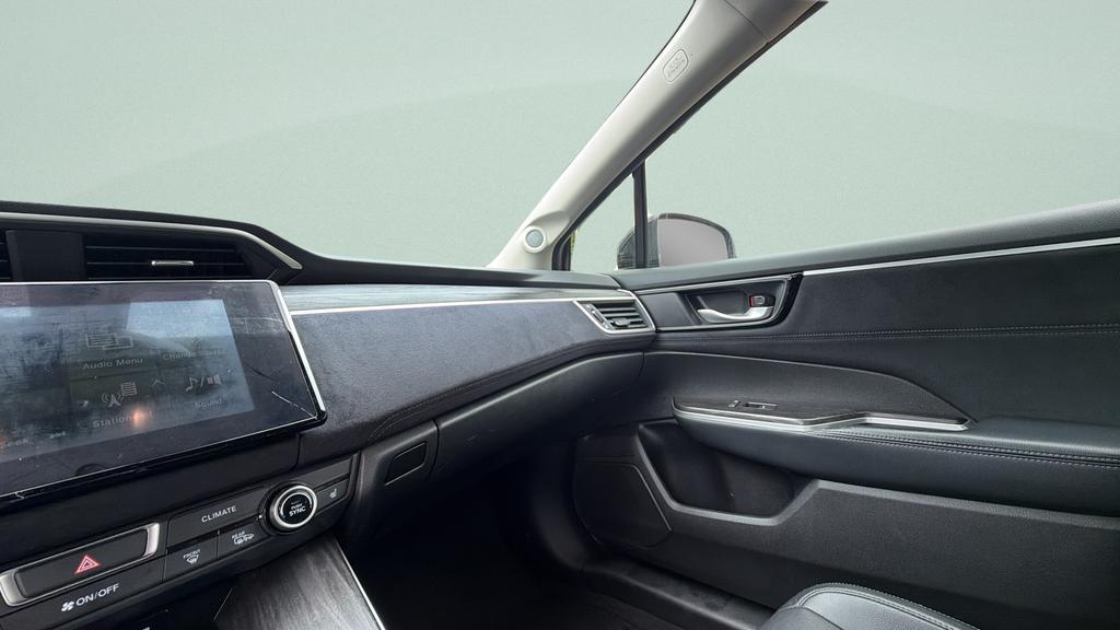 used 2018 Honda Clarity Plug-In Hybrid car, priced at $14,798