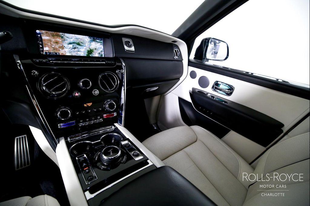 used 2022 Rolls-Royce Cullinan car, priced at $249,996