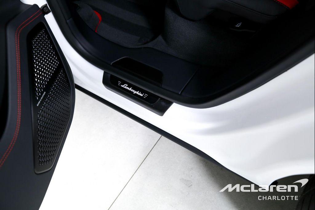 used 2023 Lamborghini Urus car, priced at $239,996