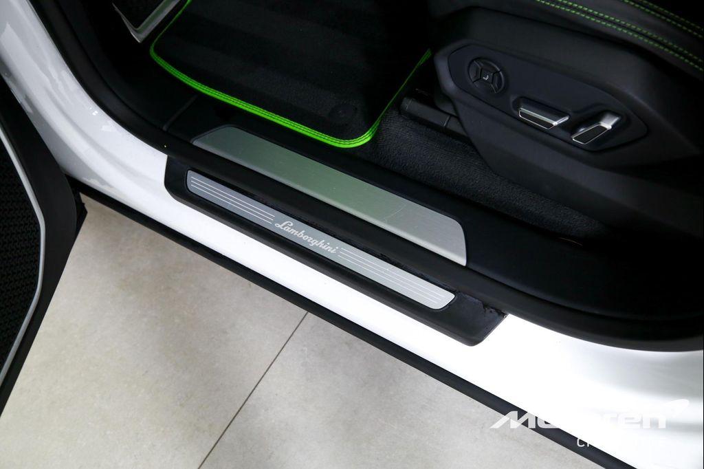 used 2022 Lamborghini Urus car, priced at $219,996