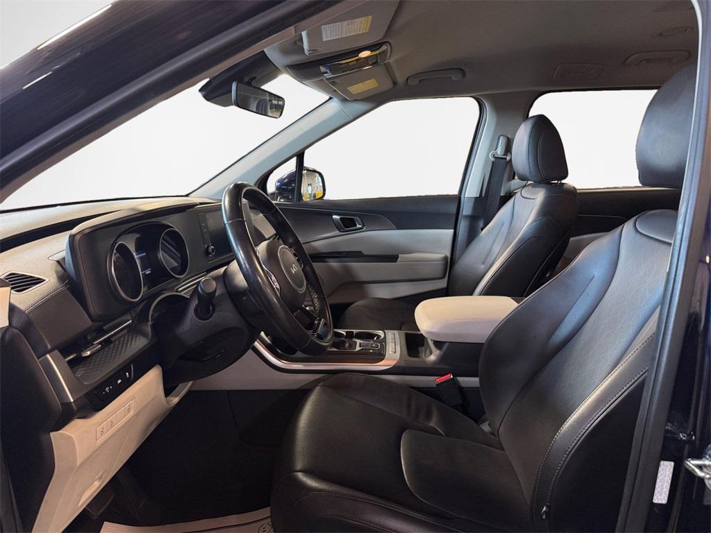 used 2023 Kia Carnival car, priced at $28,999