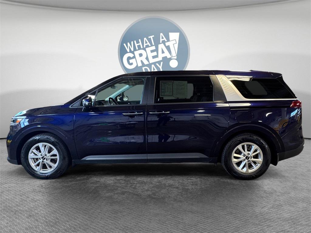 used 2023 Kia Carnival car, priced at $28,999