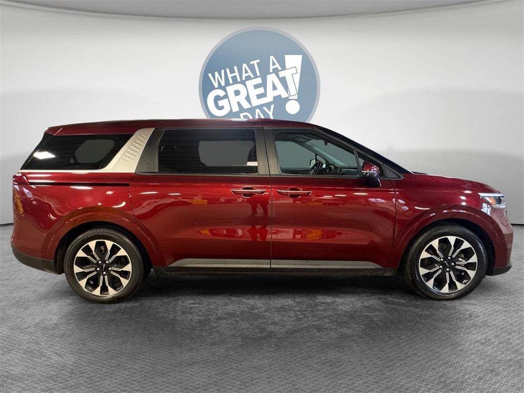 used 2024 Kia Carnival car, priced at $33,499