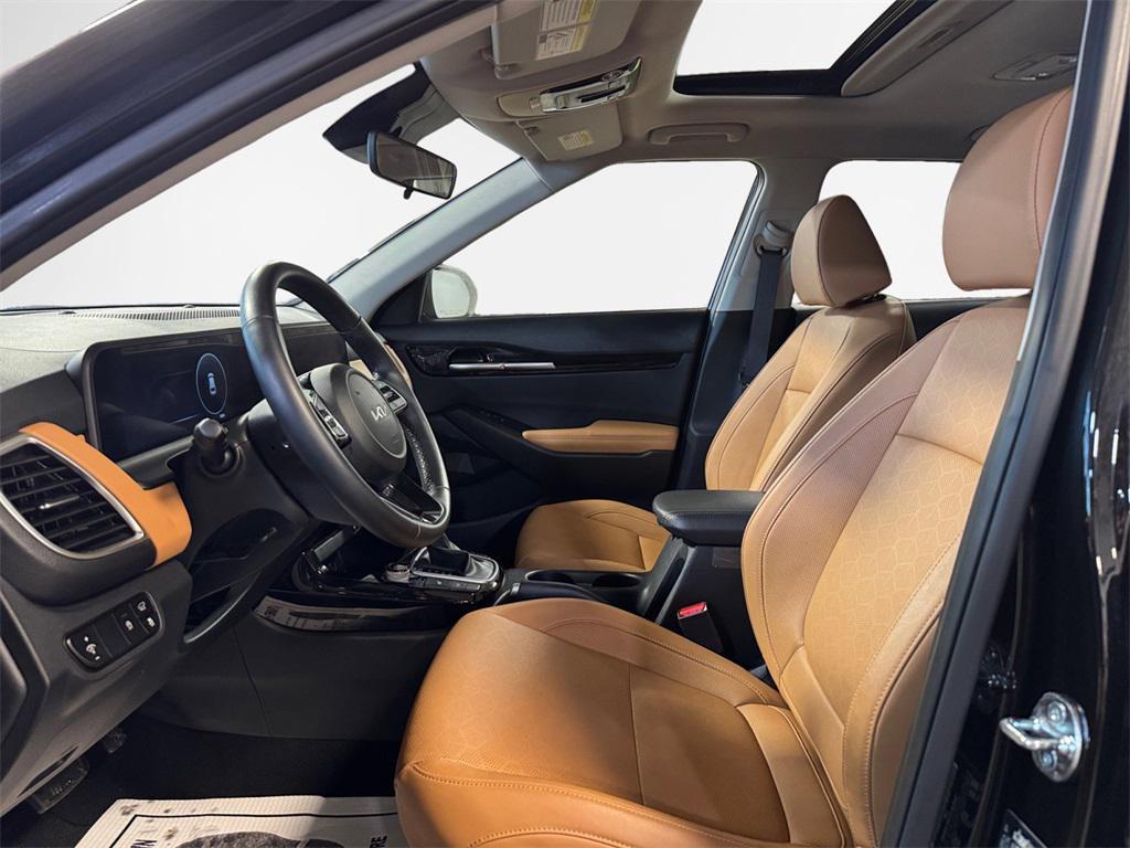 used 2025 Kia Seltos car, priced at $26,499