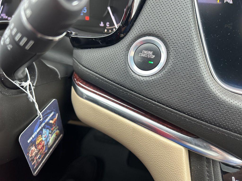 used 2018 Cadillac XT5 car, priced at $20,999