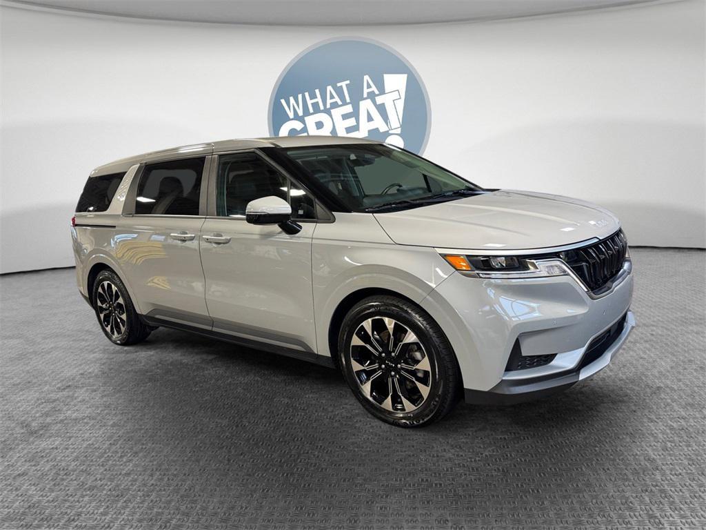 used 2024 Kia Carnival car, priced at $29,499