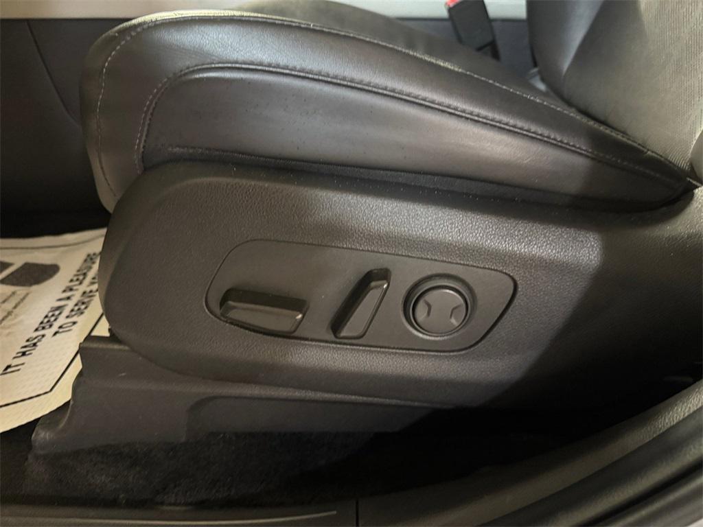 used 2024 Kia Carnival car, priced at $29,499