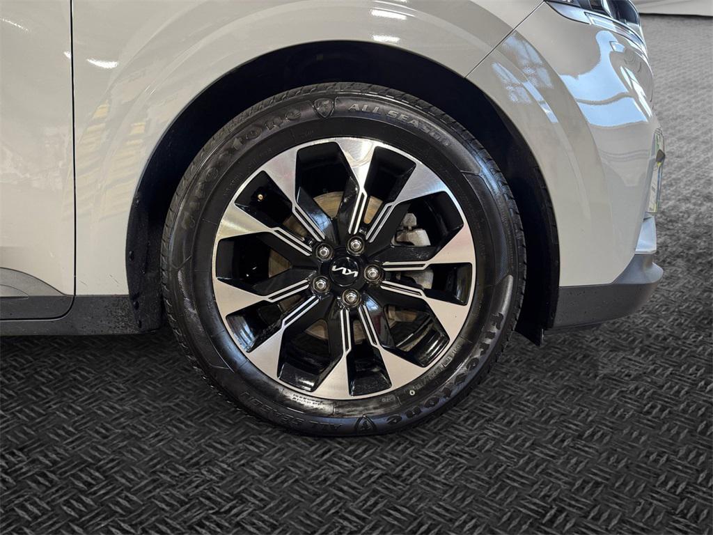 used 2024 Kia Carnival car, priced at $29,499