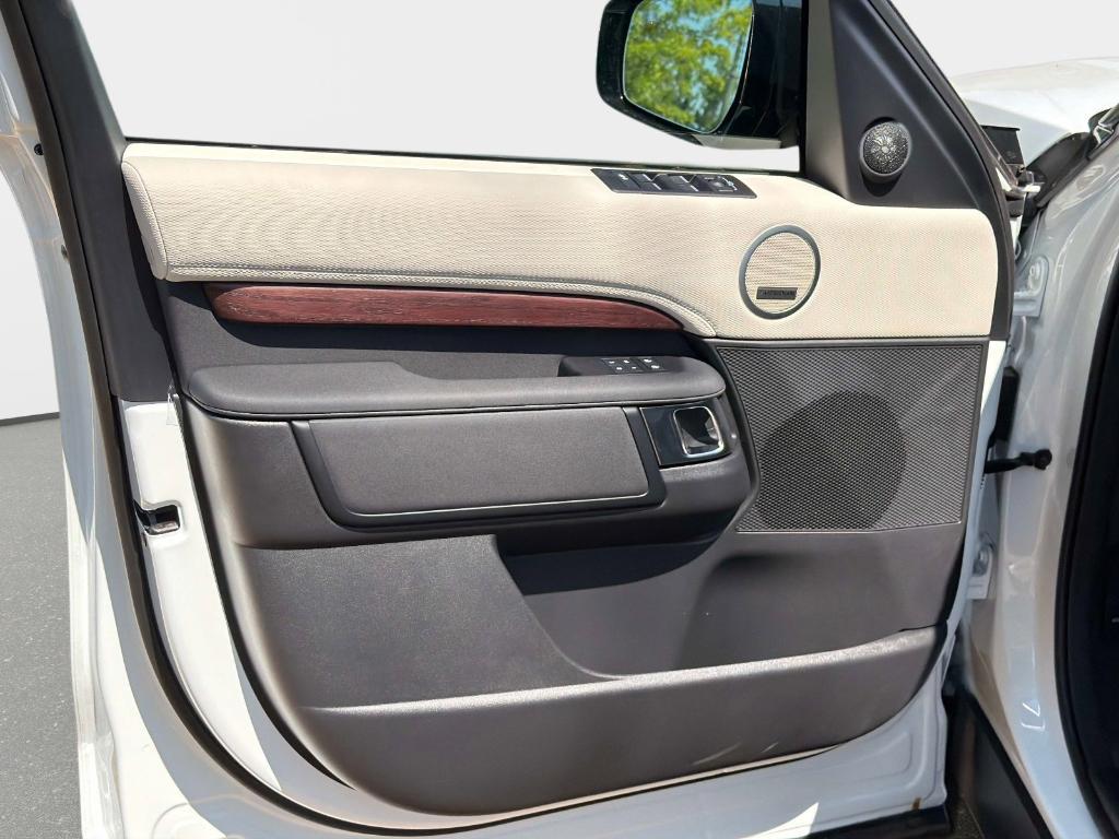 new 2026 Land Rover Discovery car, priced at $72,873