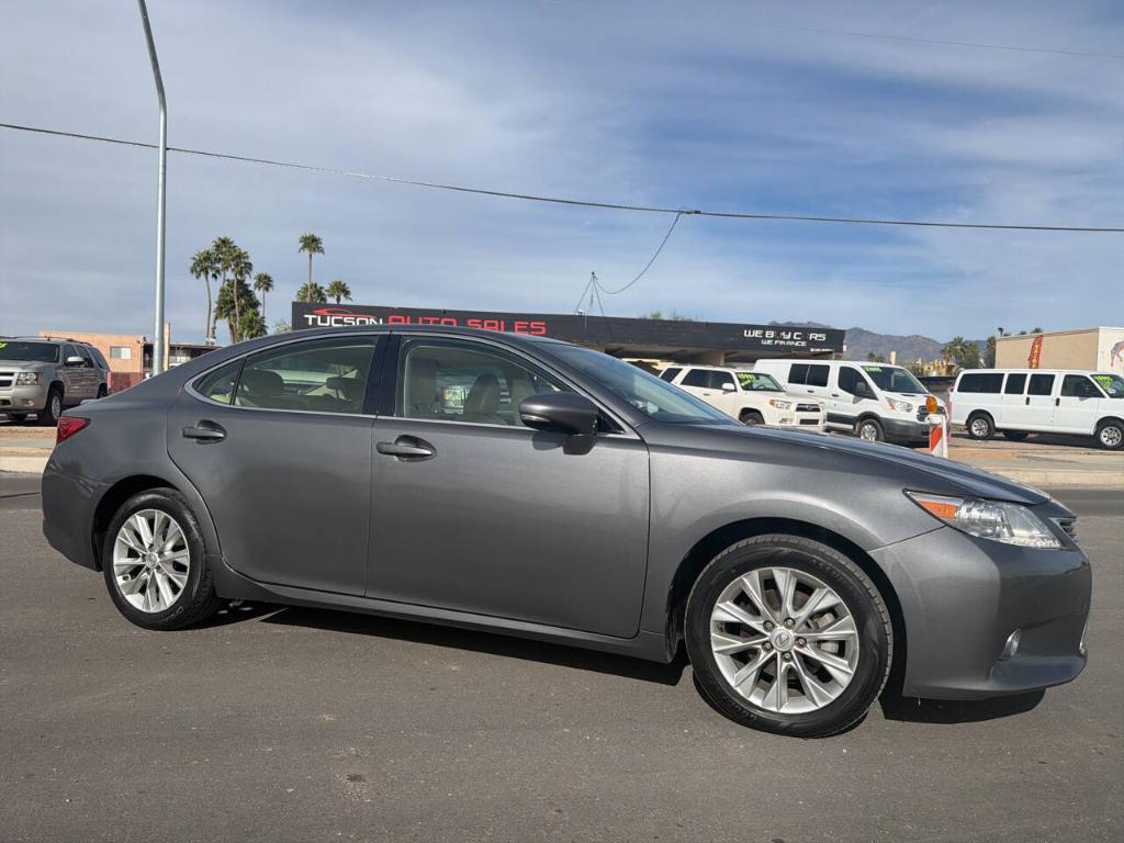 used 2014 Lexus ES 300h car, priced at $13,995
