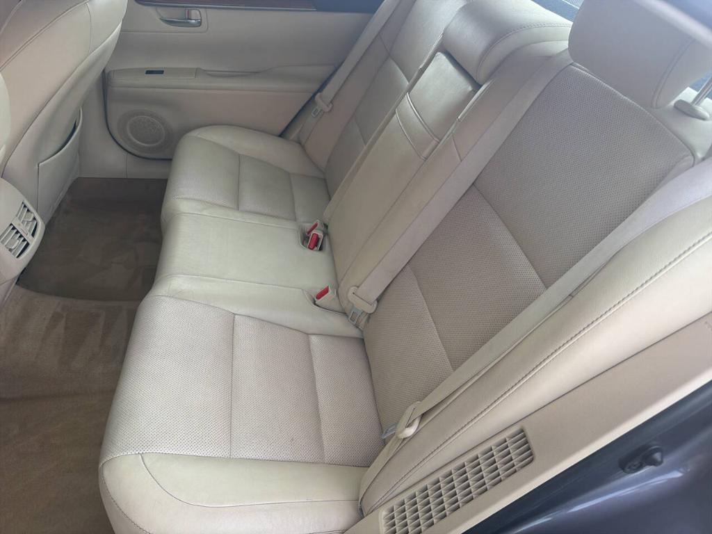 used 2014 Lexus ES 300h car, priced at $13,995