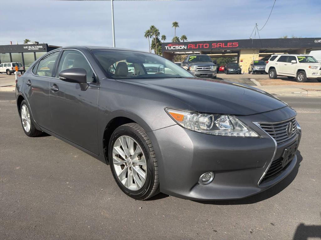 used 2014 Lexus ES 300h car, priced at $13,995