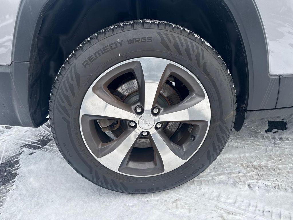 used 2019 Jeep Cherokee car, priced at $22,999