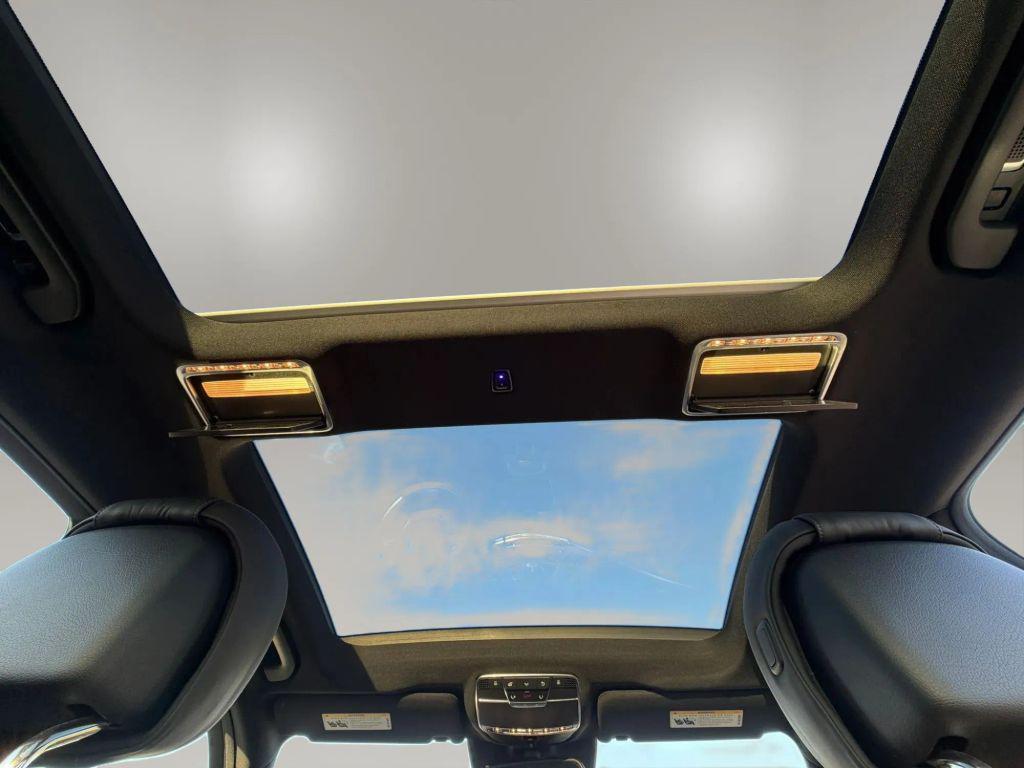 Mercedes-Benz S-Class view 22