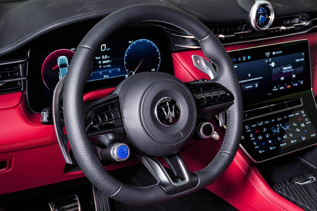 new 2025 Maserati Grecale car, priced at $84,995