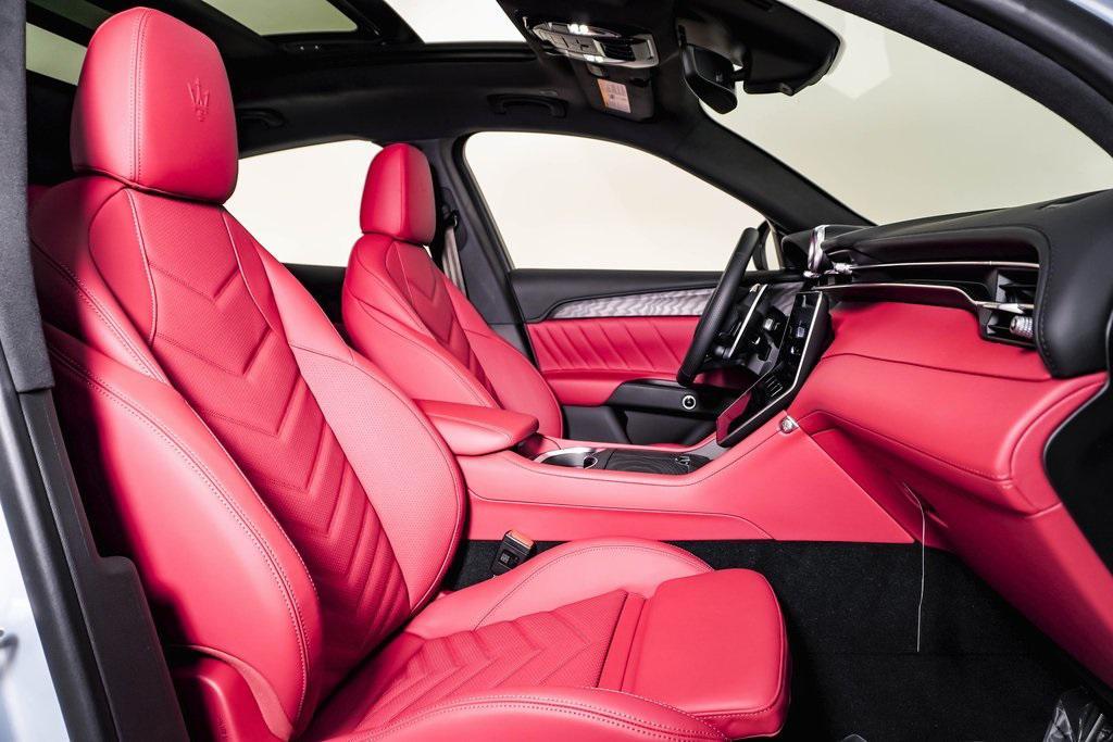 new 2025 Maserati Grecale car, priced at $80,995