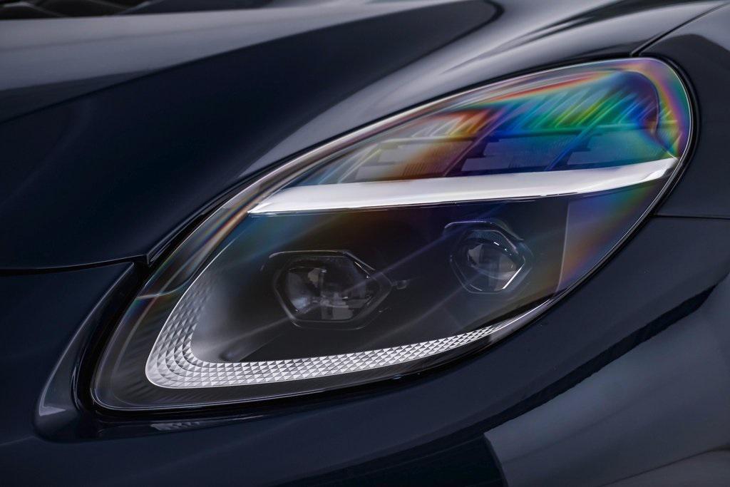 new 2025 Aston Martin Vanquish car, priced at $559,920