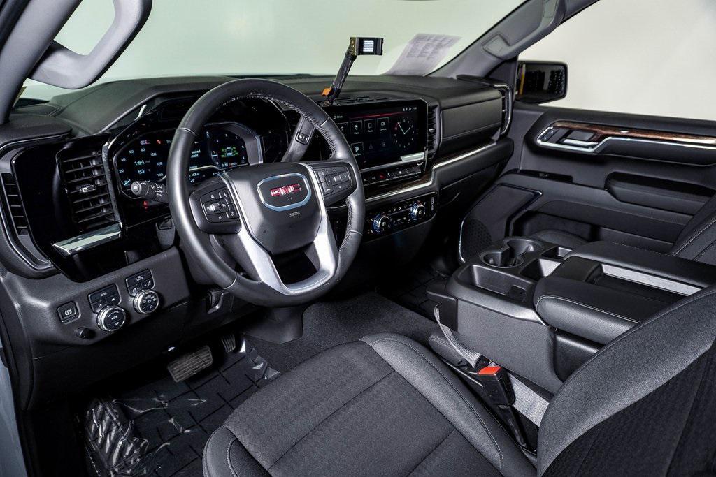 used 2024 GMC Sierra 1500 car, priced at $40,000
