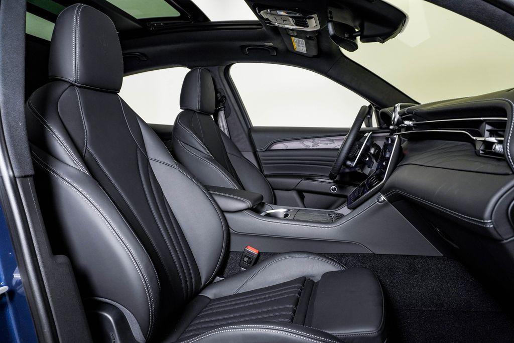 new 2025 Maserati Grecale car, priced at $83,995