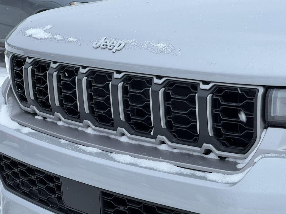 new 2026 Jeep Grand Cherokee car, priced at $47,223