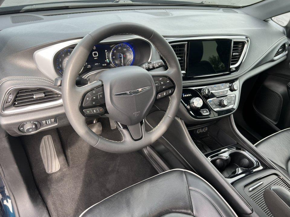 used 2025 Chrysler Pacifica car, priced at $32,270