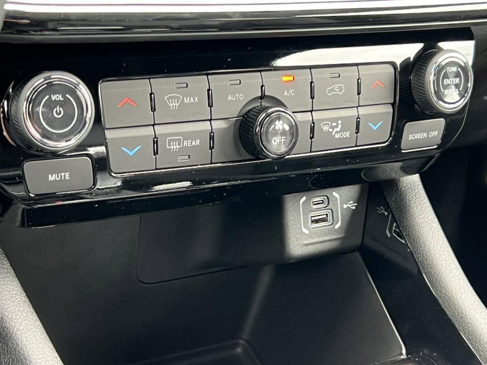 new 2025 Jeep Compass car, priced at $30,999