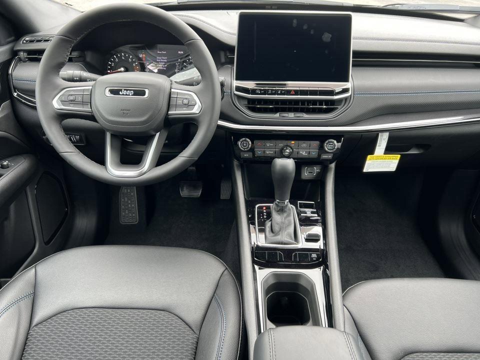 new 2025 Jeep Compass car, priced at $30,999