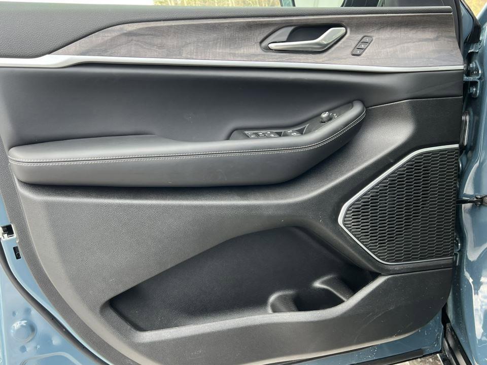 new 2026 Jeep Grand Cherokee car, priced at $50,122