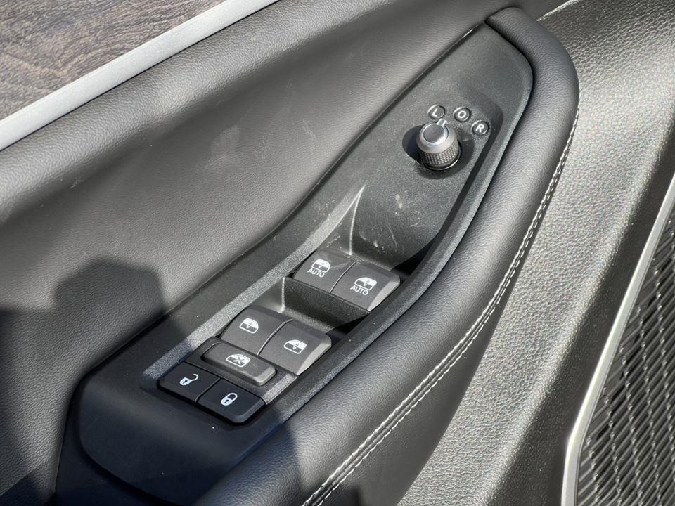 new 2026 Jeep Grand Cherokee car, priced at $48,197