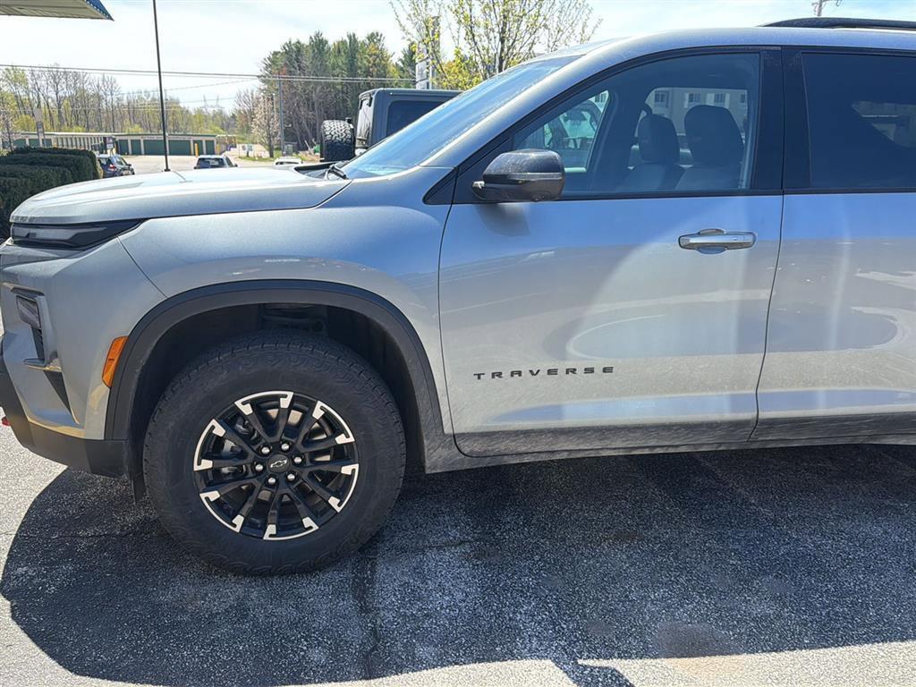 used 2025 Chevrolet Traverse car, priced at $46,990
