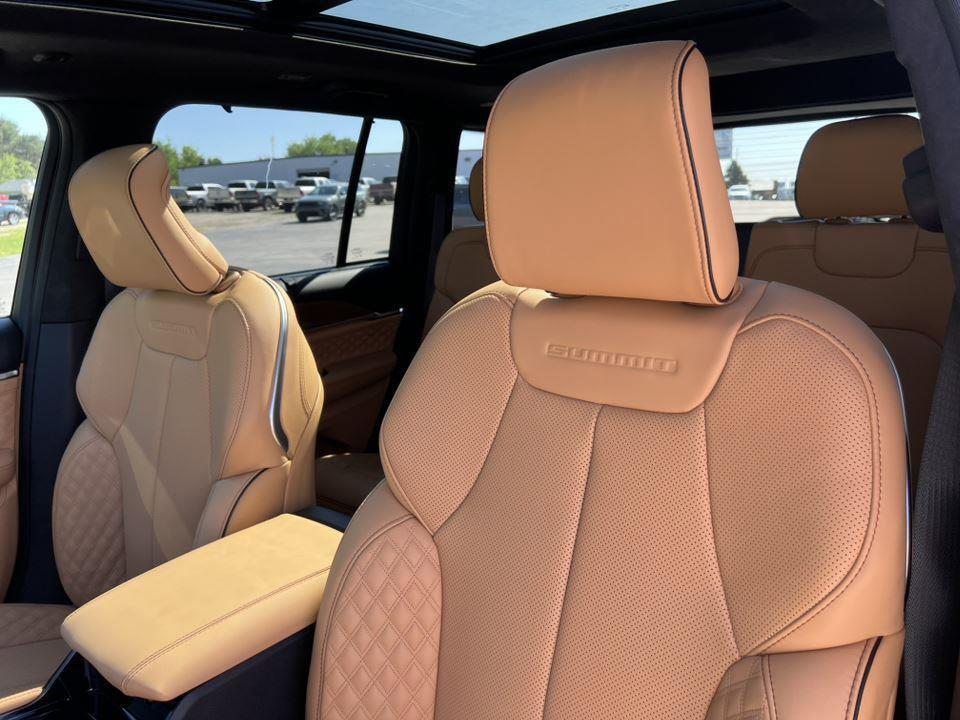 new 2026 Jeep Grand Cherokee car, priced at $57,827
