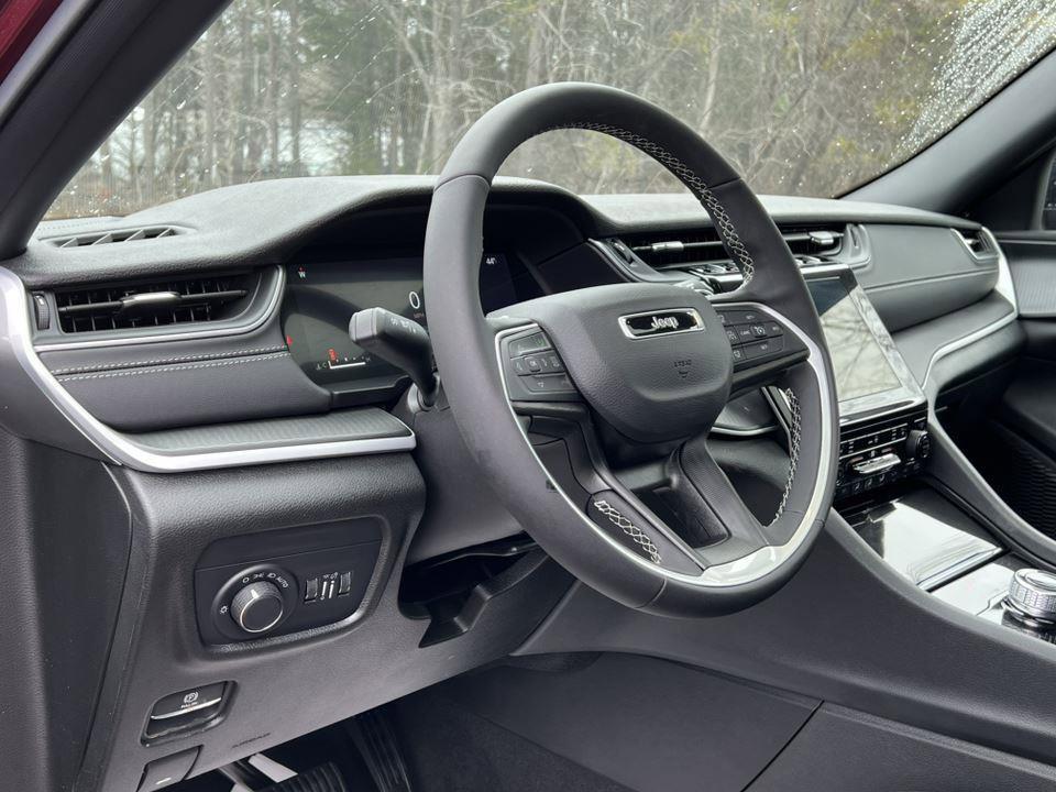 new 2026 Jeep Grand Cherokee car, priced at $44,738