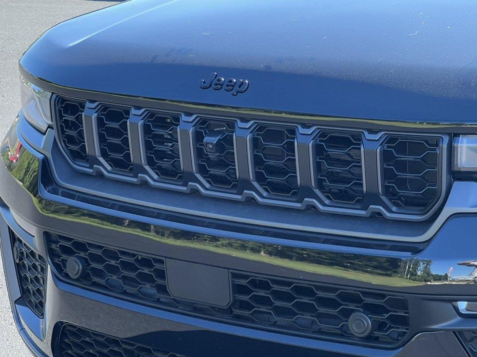 new 2026 Jeep Grand Cherokee car, priced at $48,575