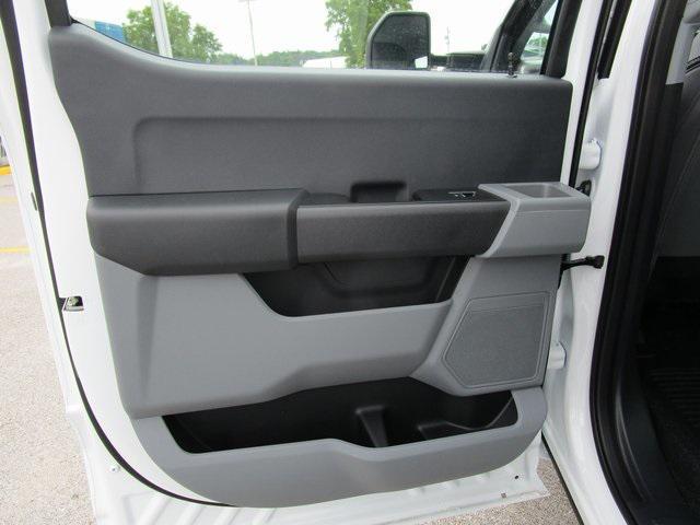 new 2025 Ford F-250 car, priced at $61,816