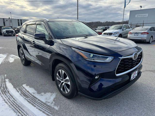used 2021 Toyota Highlander car, priced at $32,119