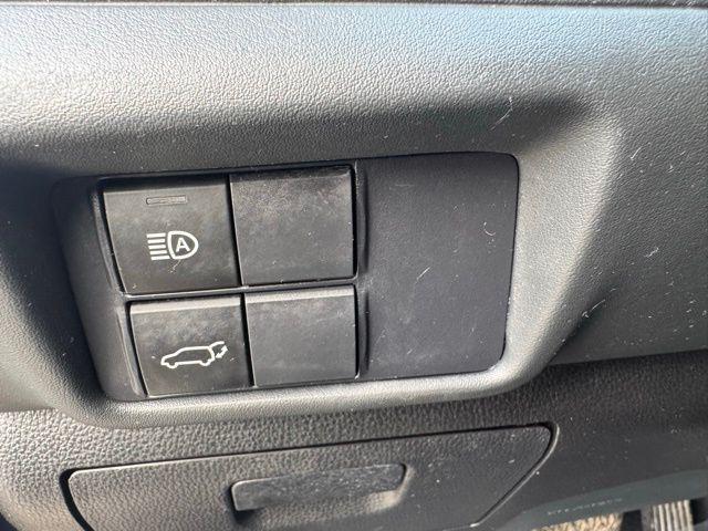 used 2021 Toyota Highlander car, priced at $32,119