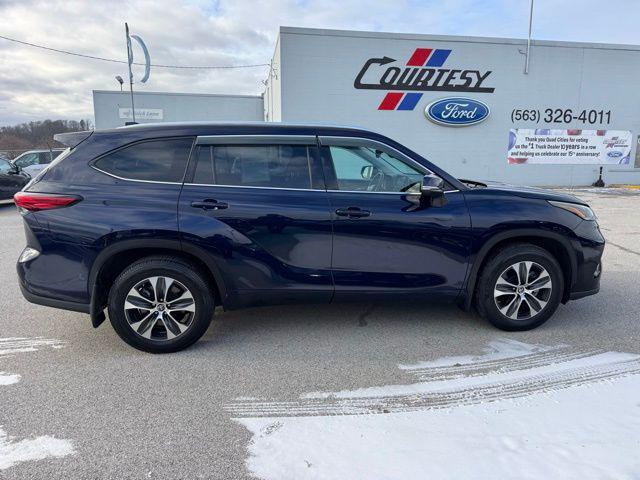 used 2021 Toyota Highlander car, priced at $32,119