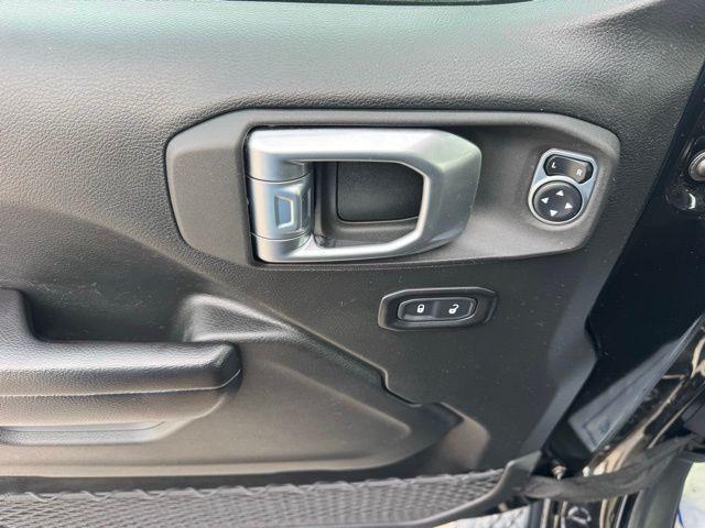 used 2021 Jeep Gladiator car, priced at $35,594