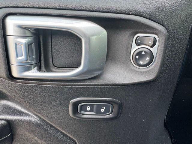 used 2021 Jeep Gladiator car, priced at $35,594