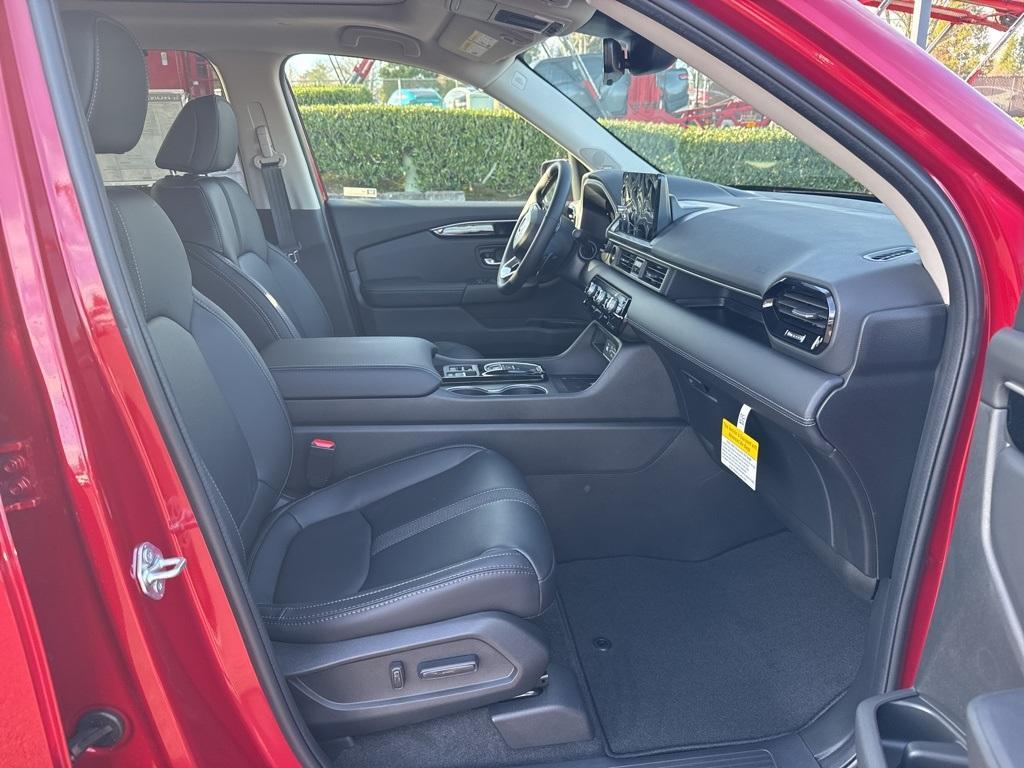 new 2025 Honda Pilot car