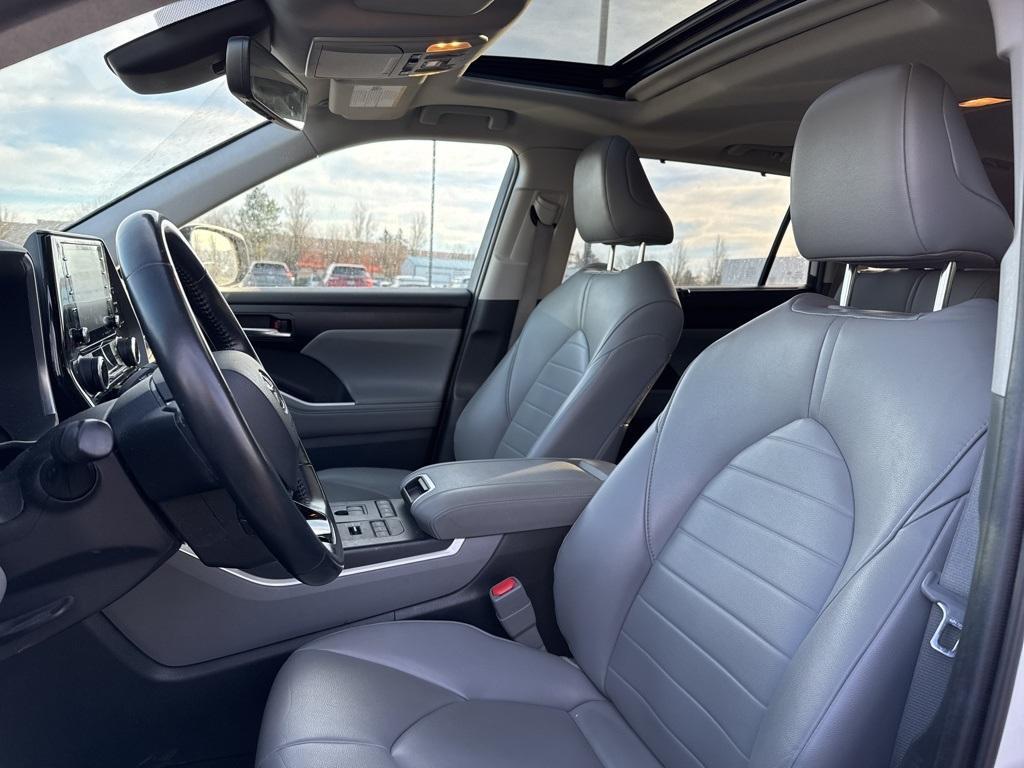 used 2021 Toyota Highlander car, priced at $30,703