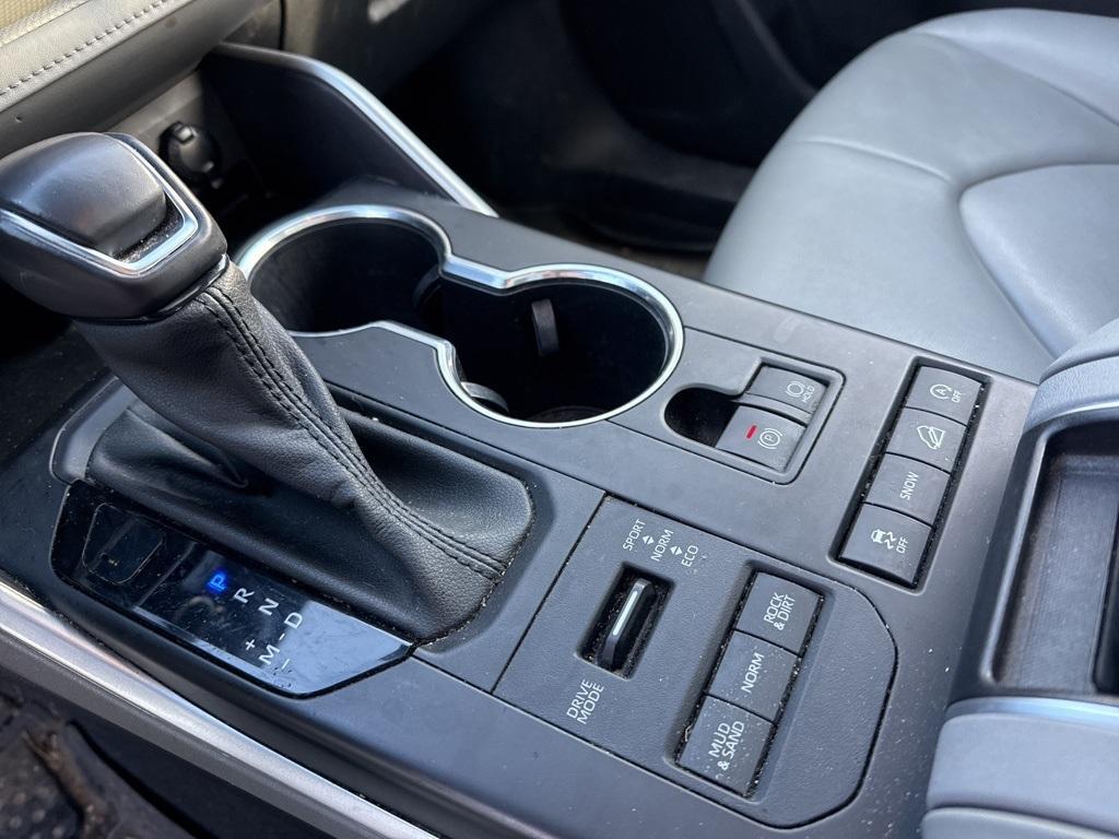 used 2021 Toyota Highlander car, priced at $30,703