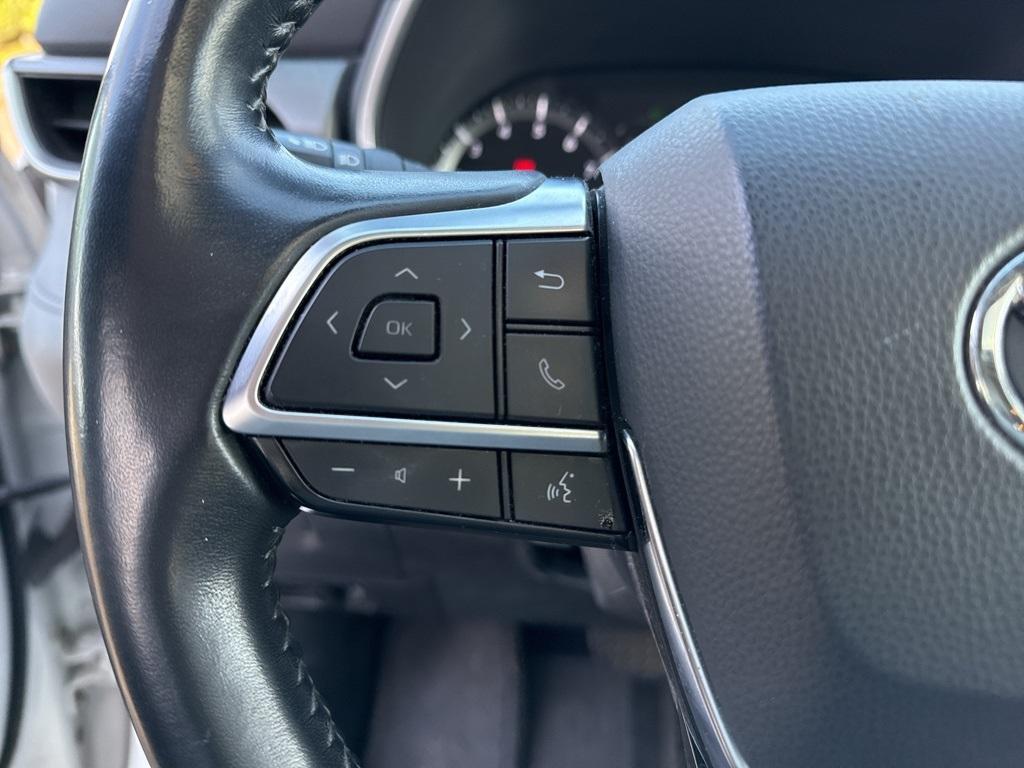 used 2021 Toyota Highlander car, priced at $30,703